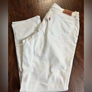 Levi’s Straight Leg White Jeans - Stretchy Waist 31‎ x 29